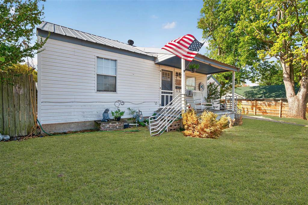 1113 W Arkansas AVE, Chickasha, OK 73018