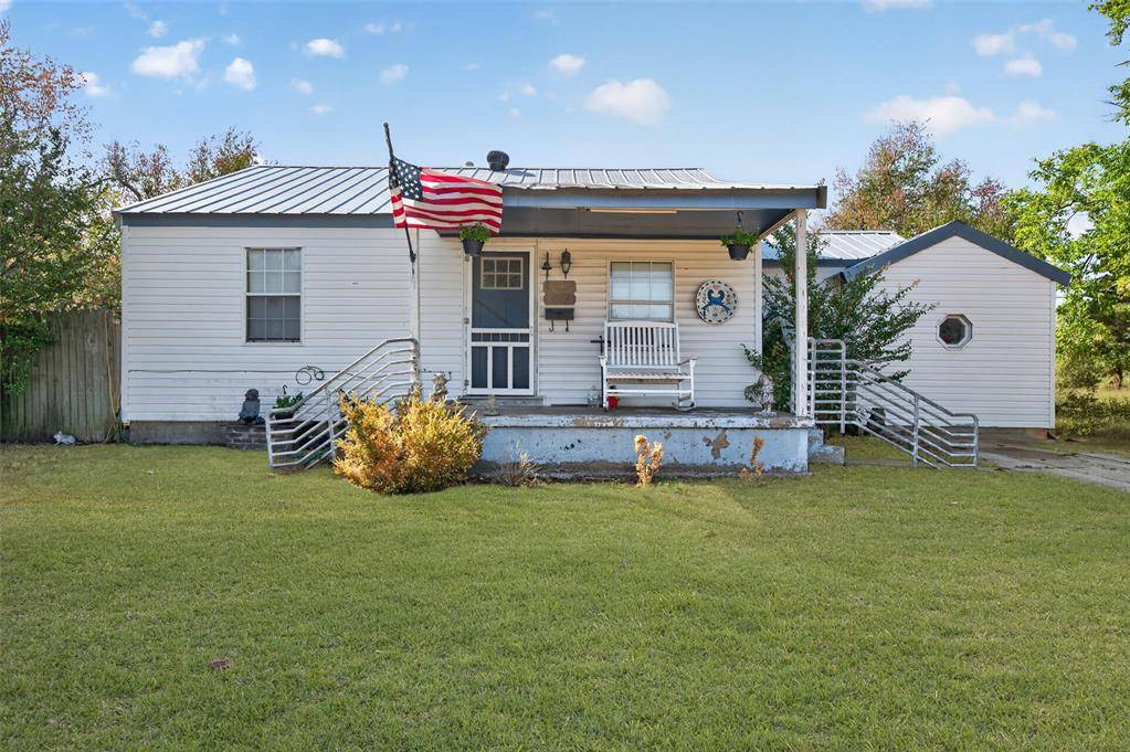 1113 W Arkansas AVE, Chickasha, OK 73018