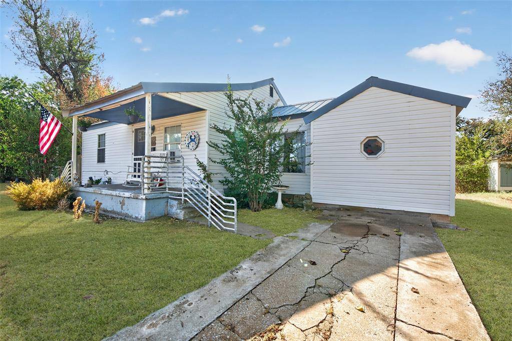 1113 W Arkansas AVE, Chickasha, OK 73018