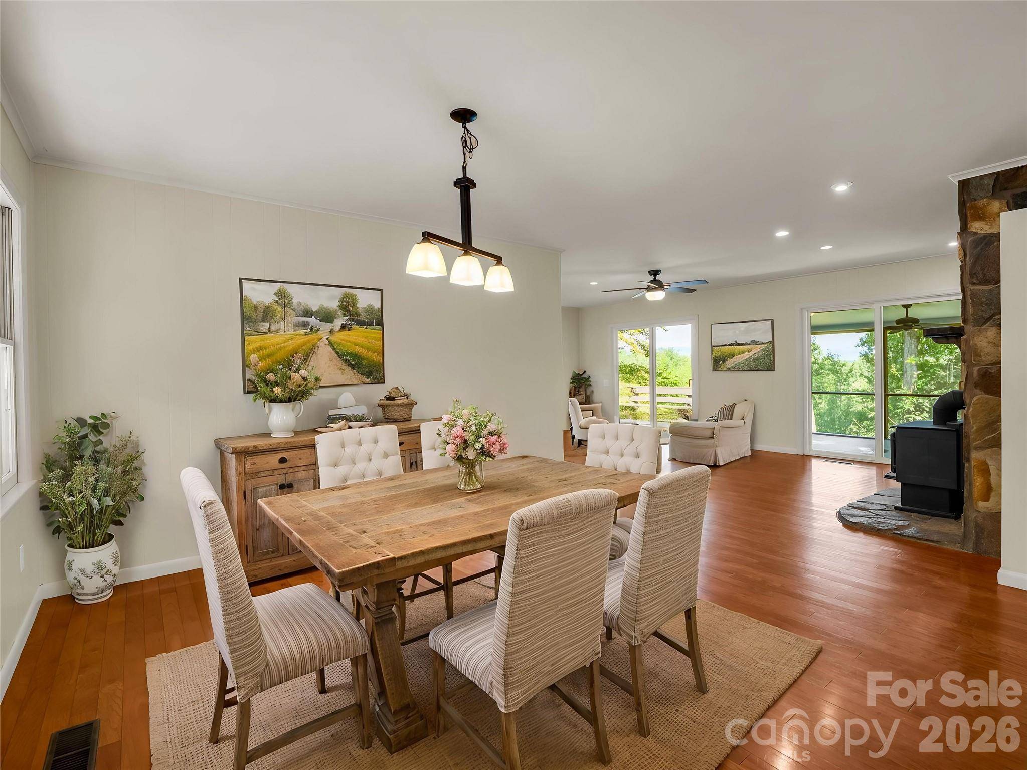 93 Dogwood CT, Tryon, NC 28782