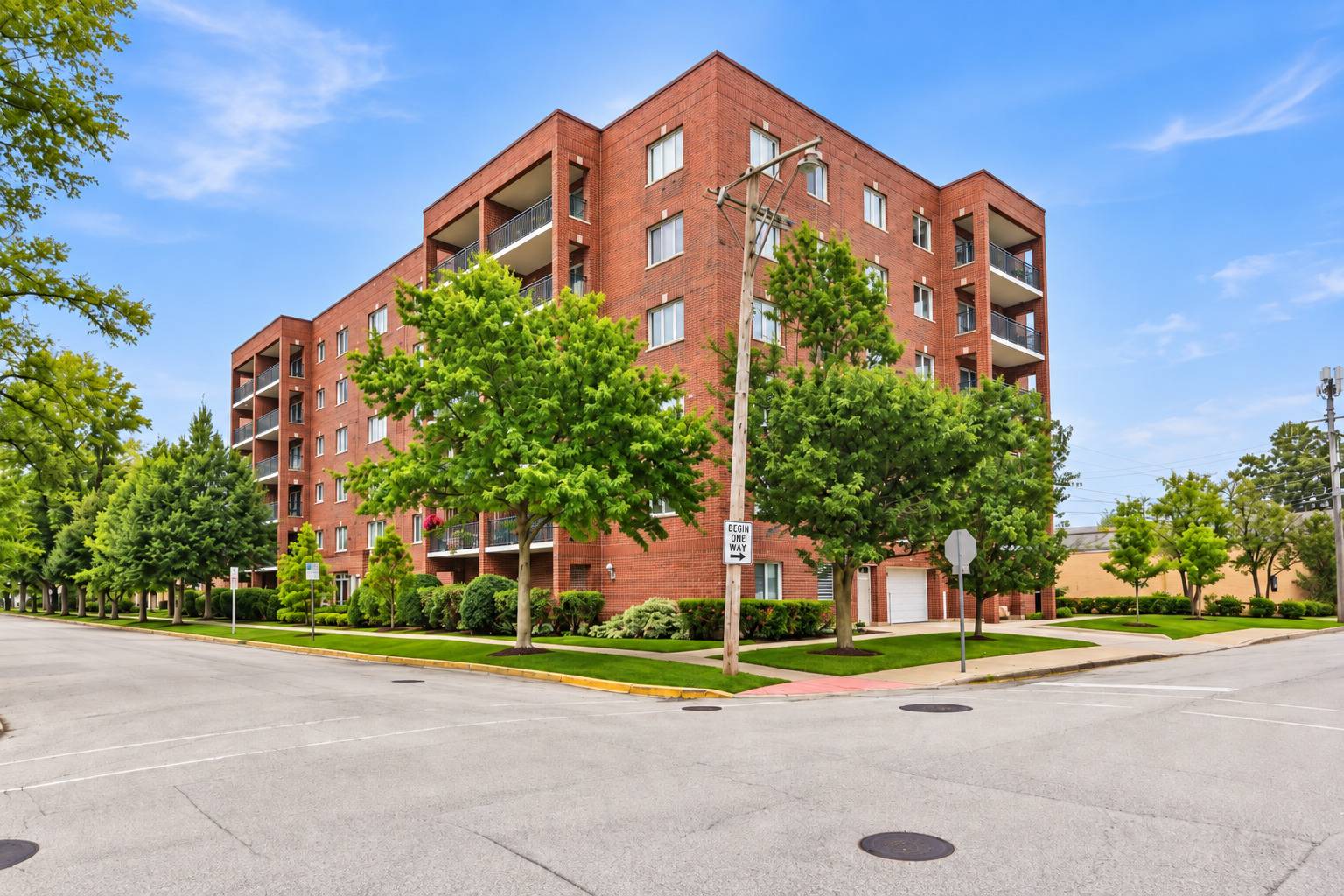 1325 Perry ST #206, Des Plaines, IL 60016