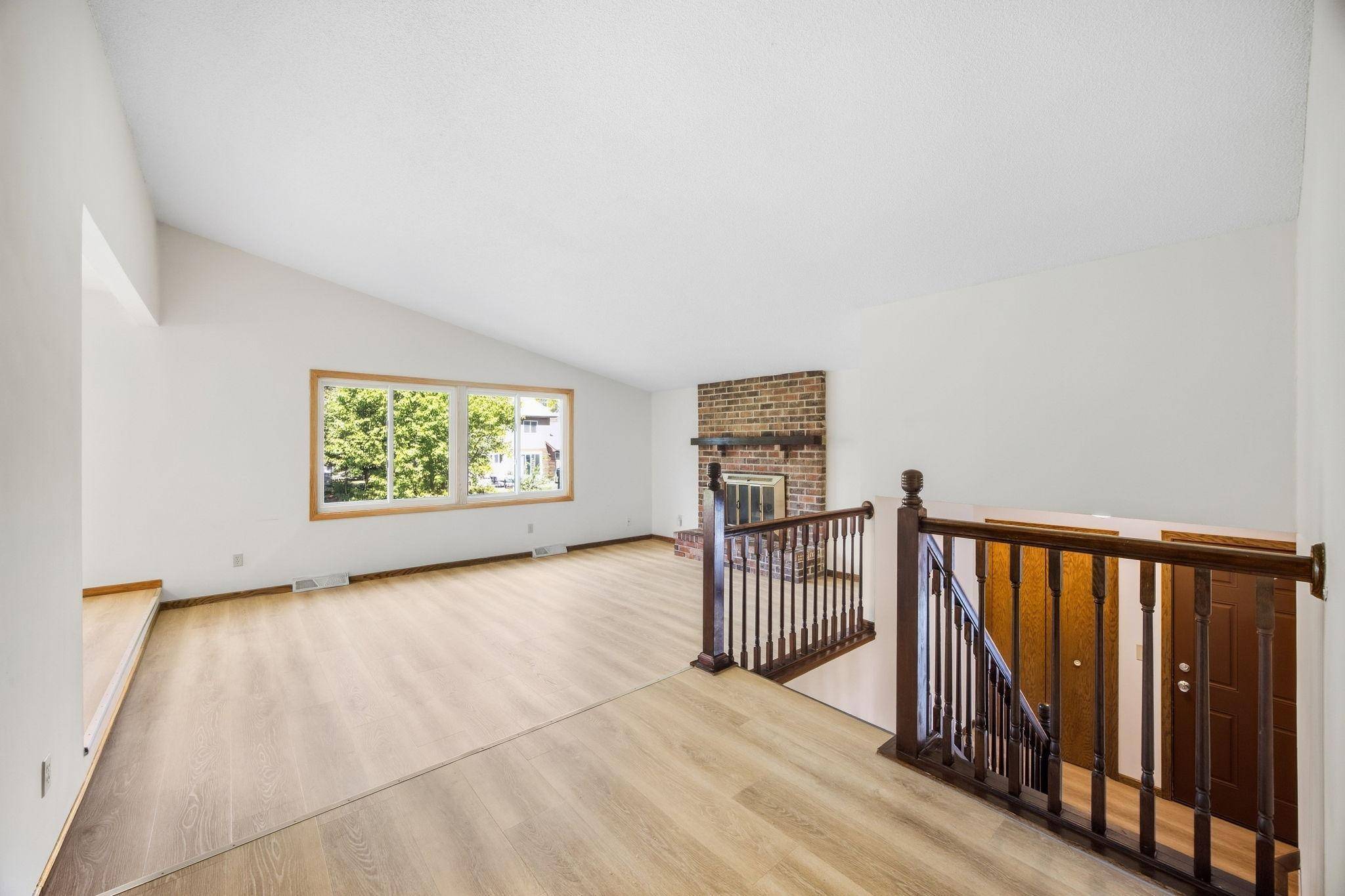 8818 N Brook AVE N, Brooklyn Park, MN 55428