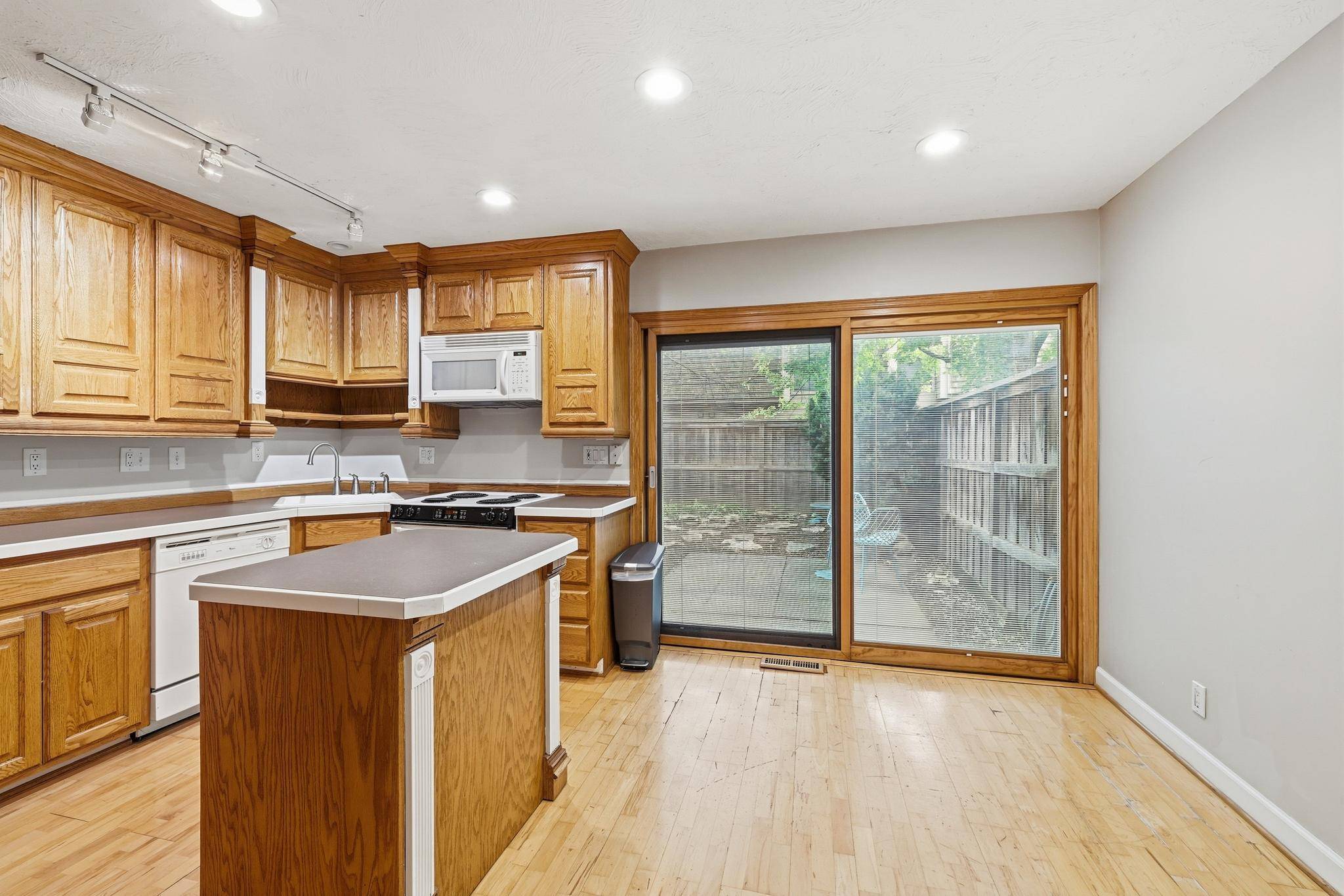 6377 Barrie RD, Edina, MN 55435
