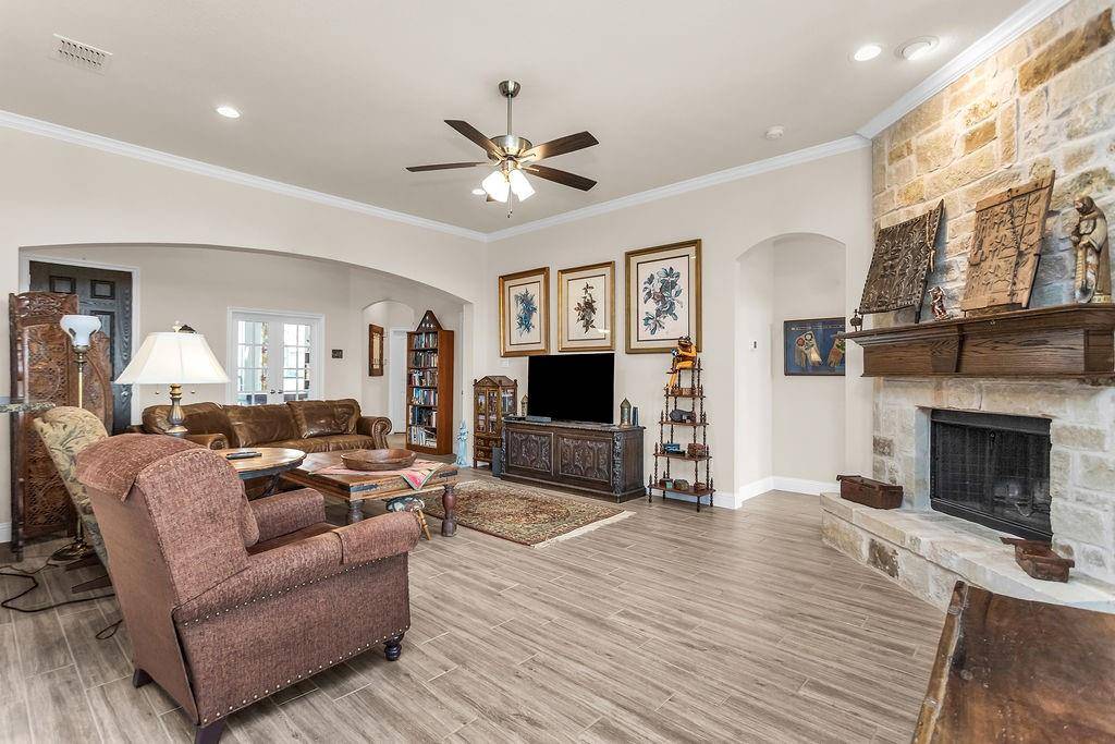 2069 Meadowbrook Lane, Josephine, TX 75173
