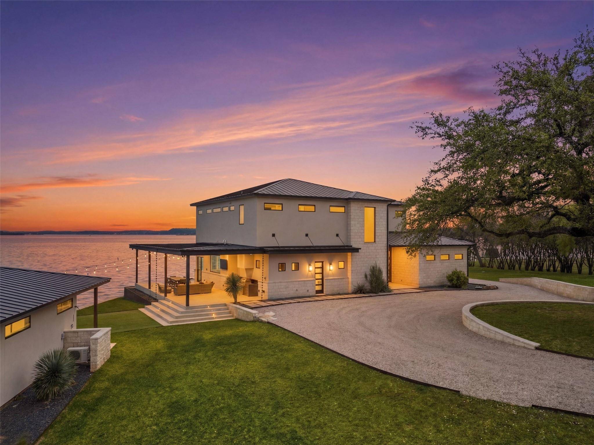 421 Hillview DR, Granite Shoals, TX 78654