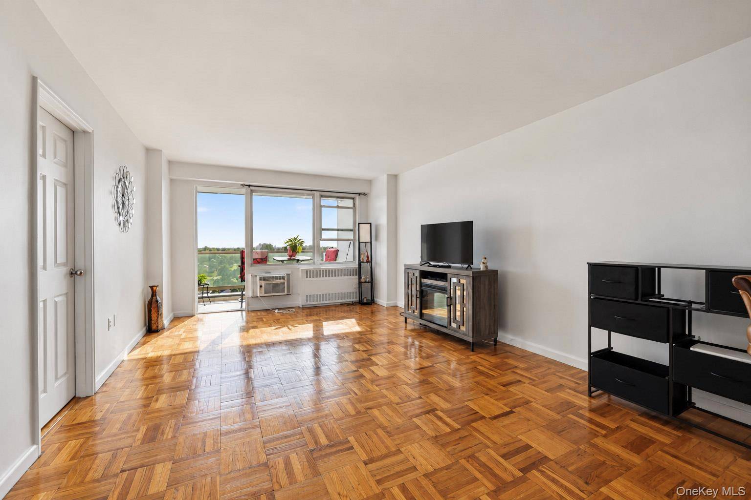 1841 Central Park Ave #11F, Yonkers, NY 10710