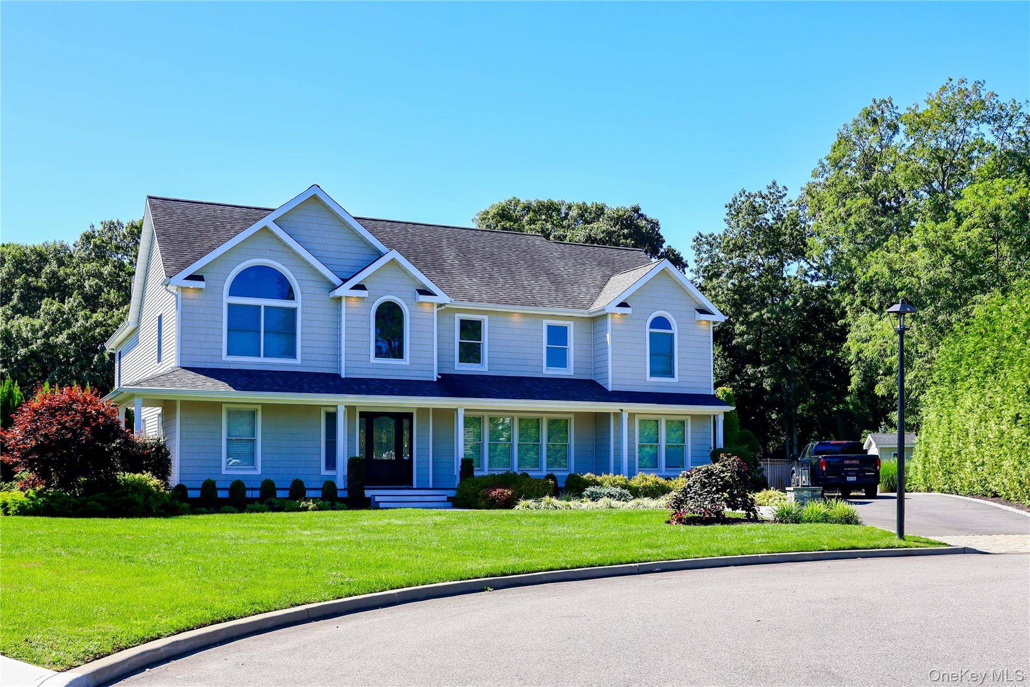 6 Magnolia CT, East Moriches, NY 11940
