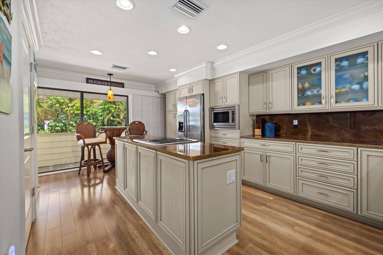 548 BEACH RD #A, Sarasota, FL 34242