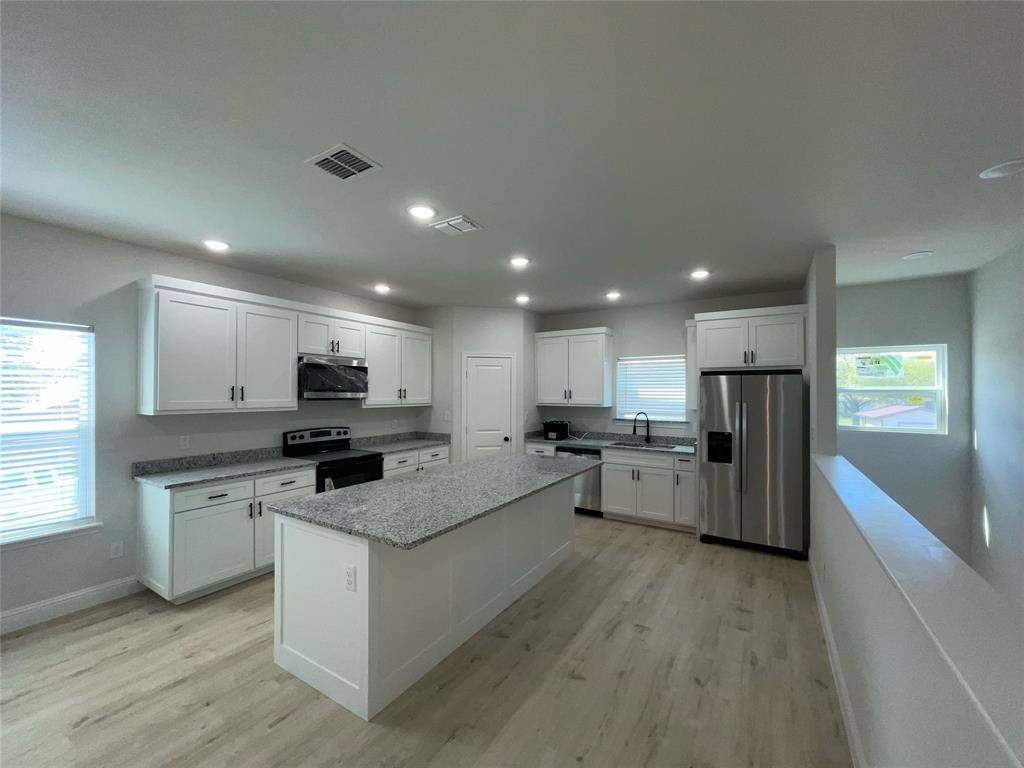 4441 Wayside Avenue, Fort Worth, TX 76115