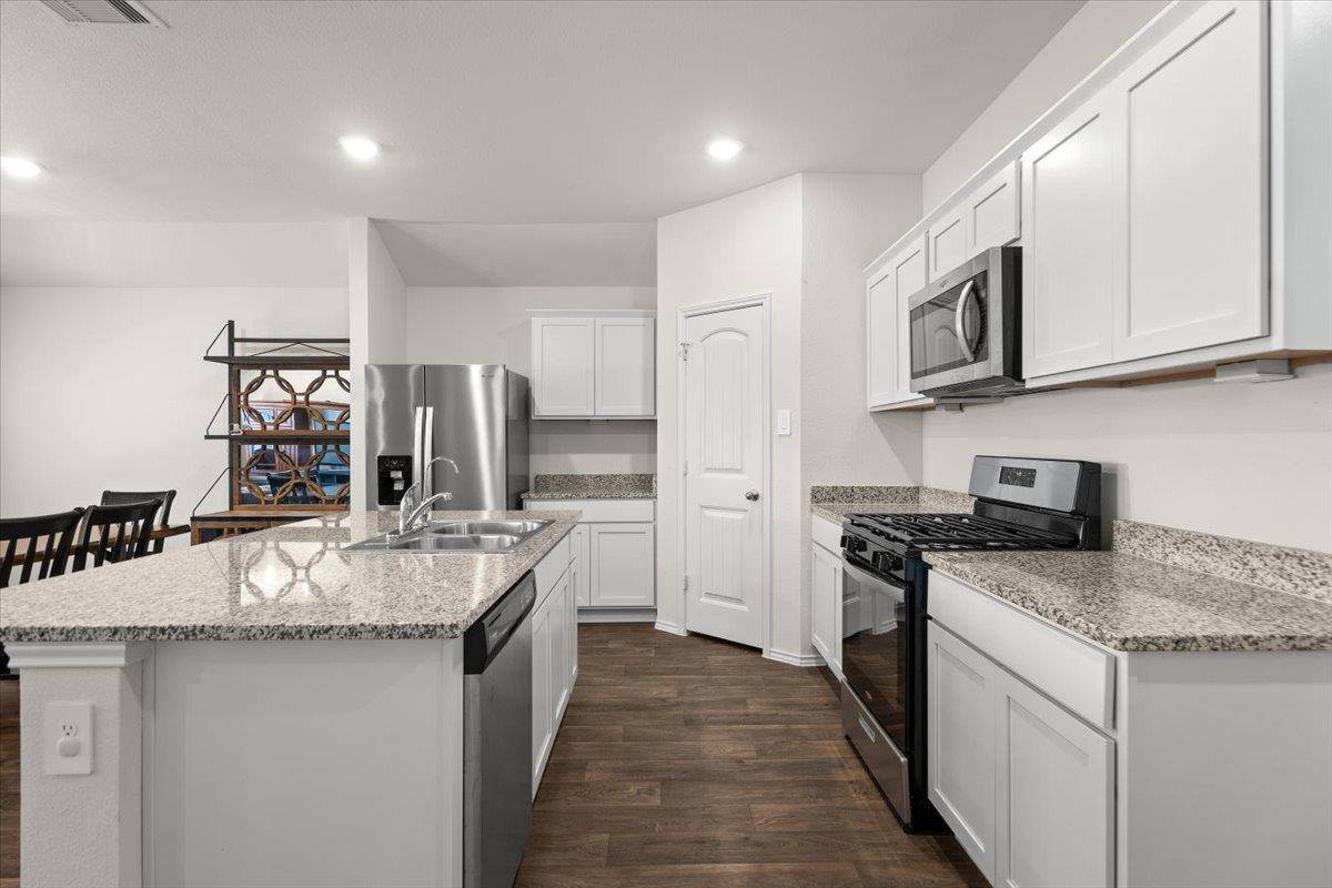 114 Sickle LOOP, Kyle, TX 78640