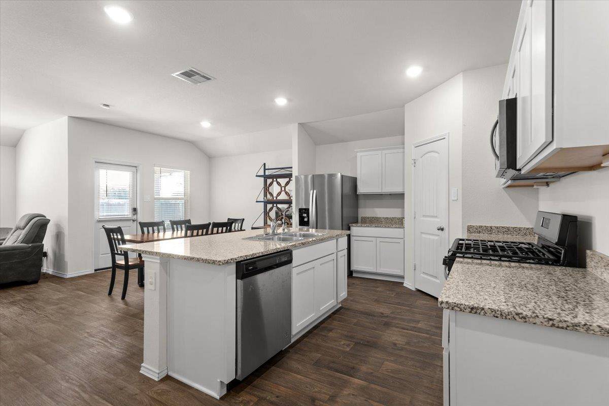 114 Sickle LOOP, Kyle, TX 78640