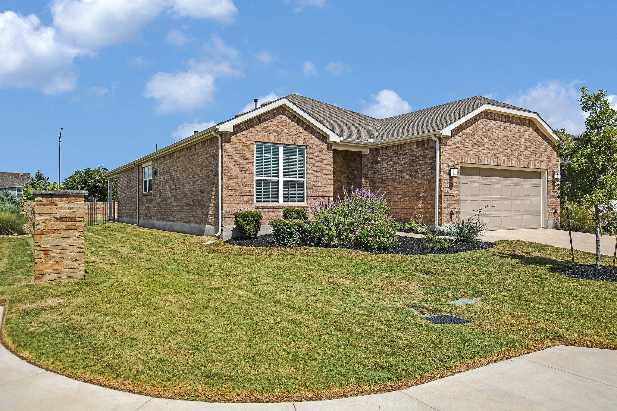 201 Hanging Star LN, Georgetown, TX 78633