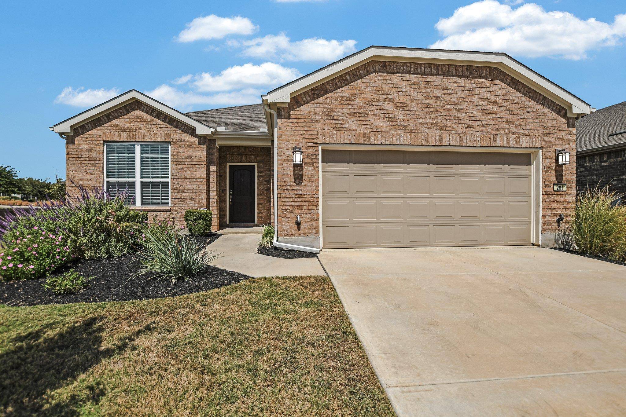 201 Hanging Star LN, Georgetown, TX 78633