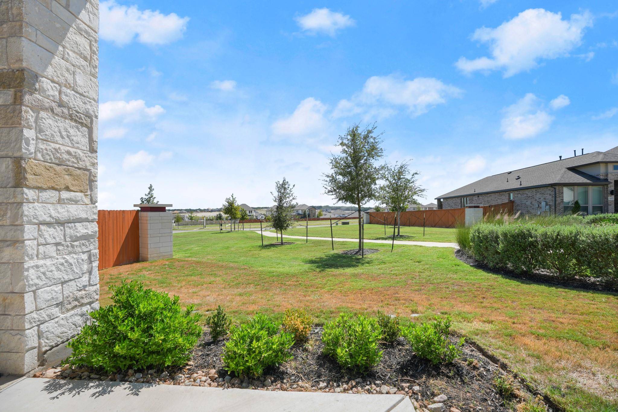 321 Langhorne BND, Liberty Hill, TX 78642