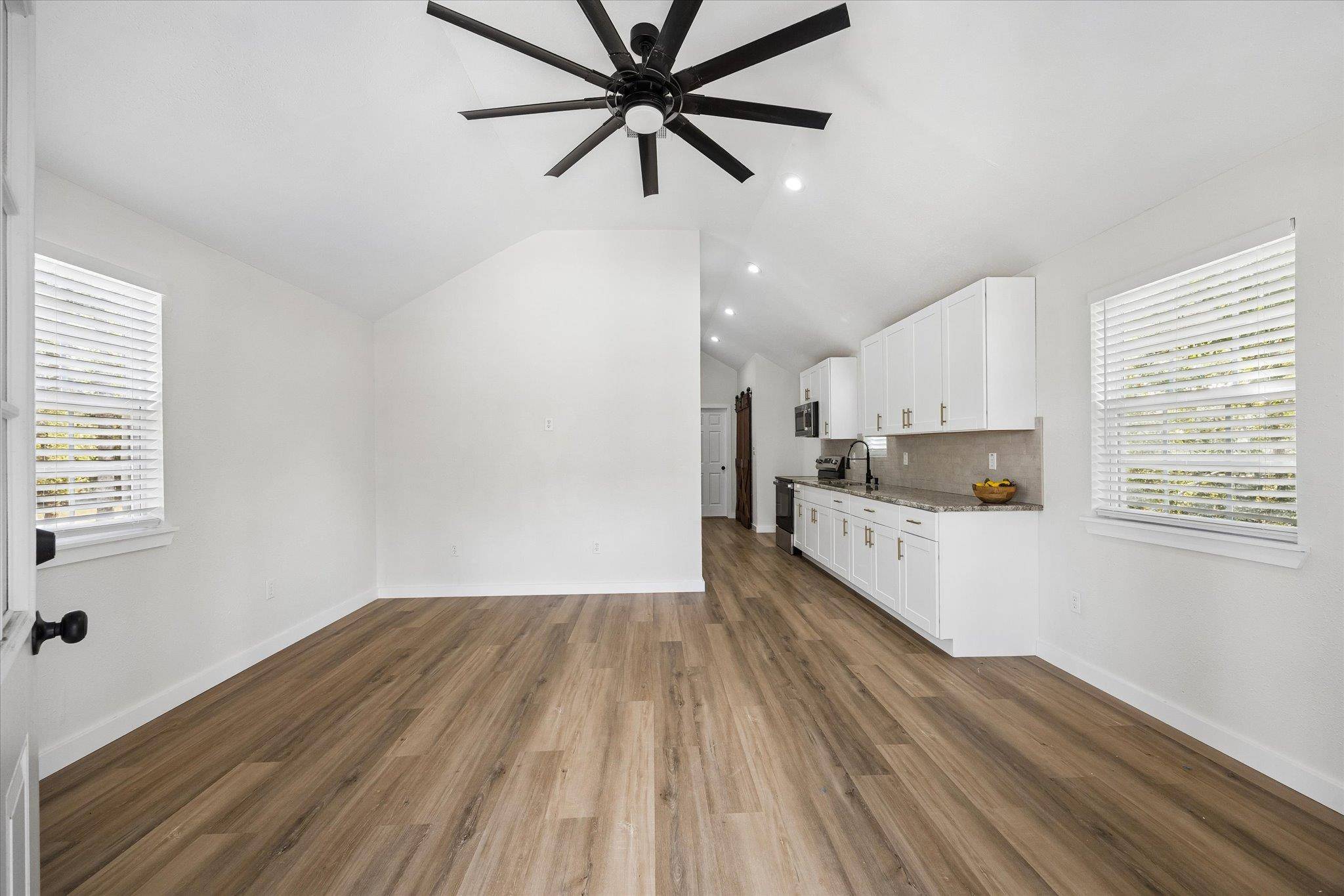222 Houston Ave, Somerville, TX 77879