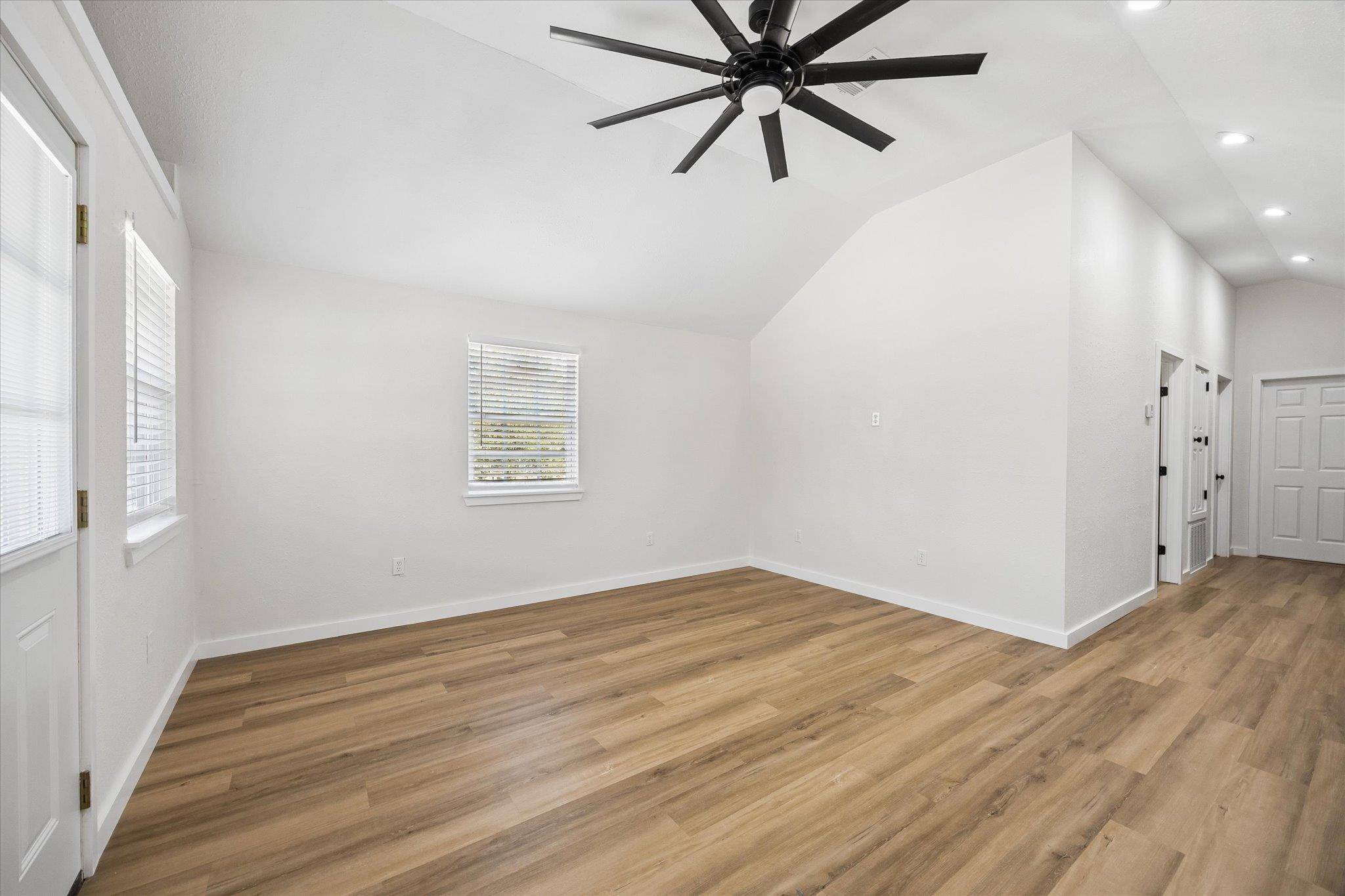 222 Houston Ave, Somerville, TX 77879