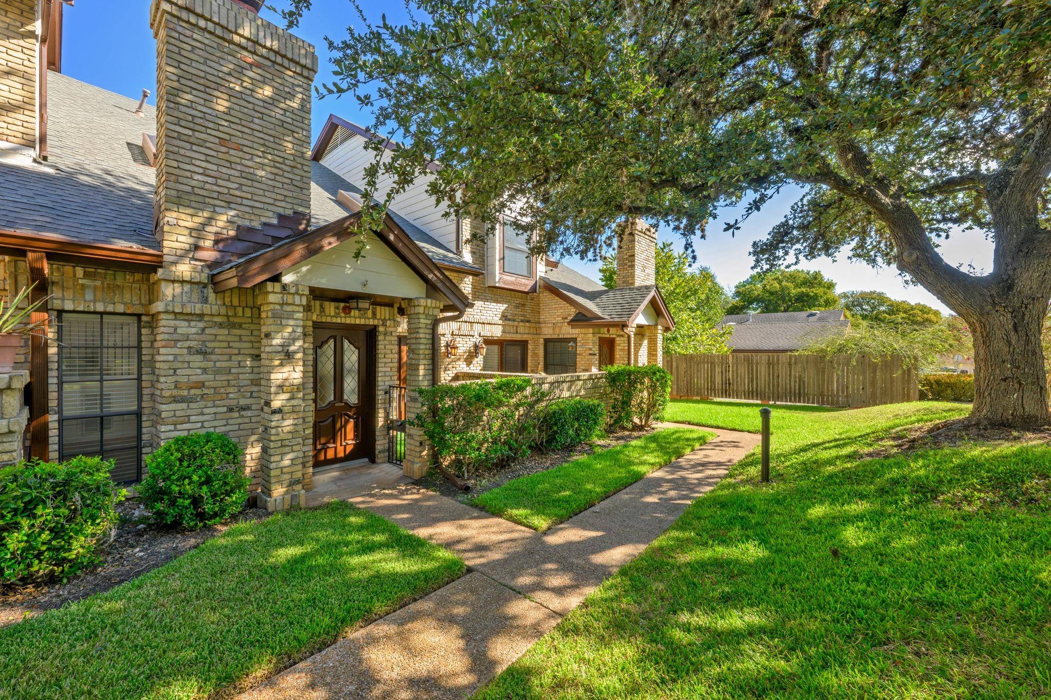 10819 Crown Colony DR #4, Austin, TX 78747