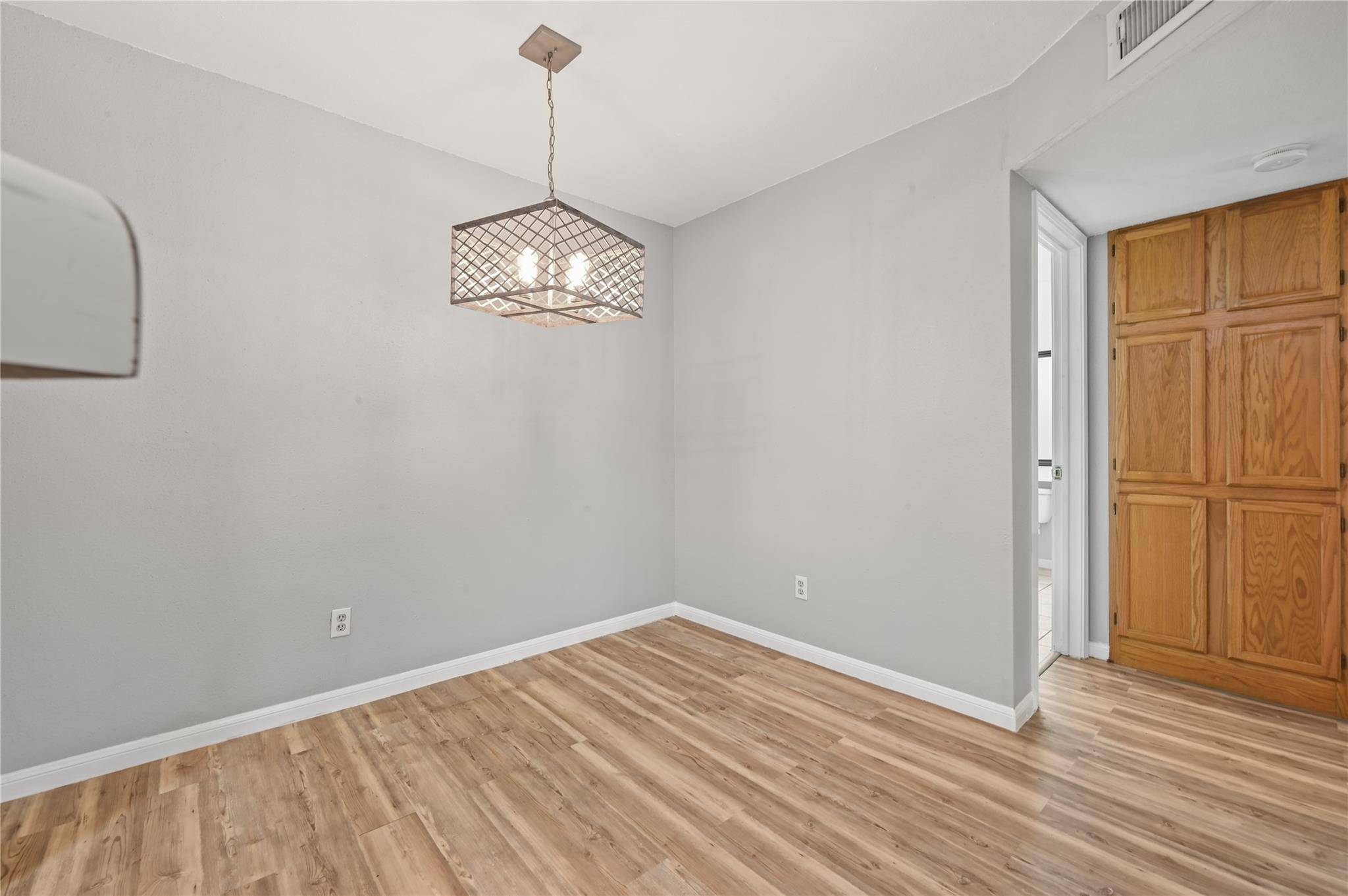 2450 Wickersham LN #1402, Austin, TX 78741