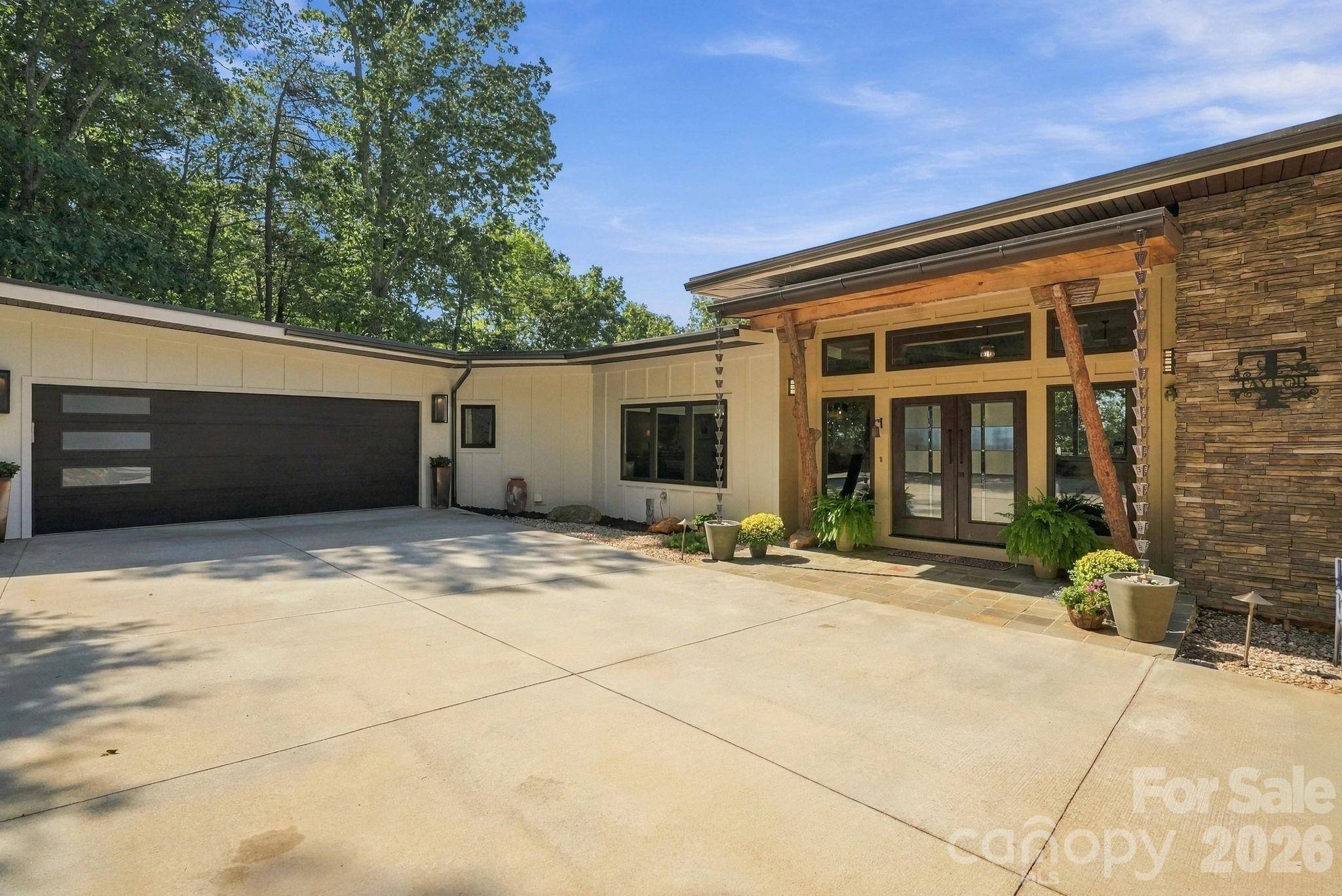 1133 Altamont RD, Greenville, SC 29609