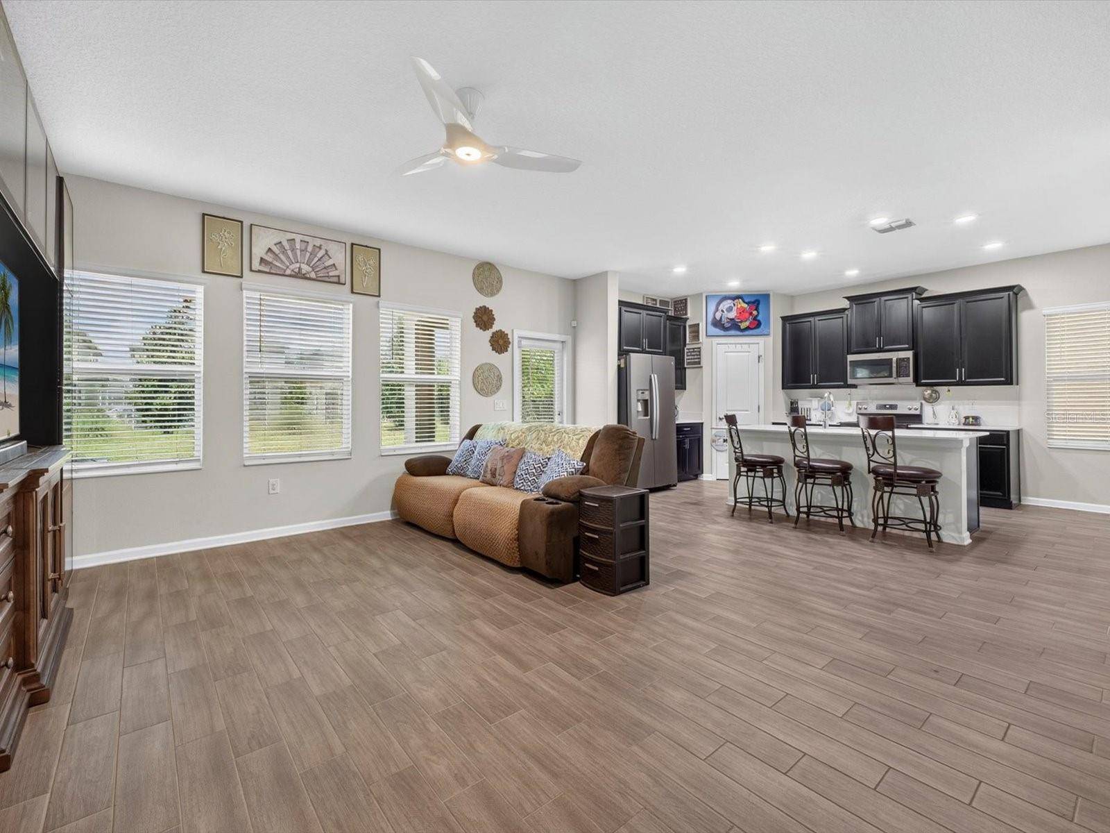 8975 FLUFFY LIE CT, Davenport, FL 33896