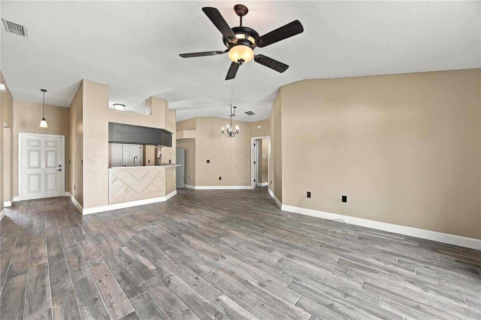 7919 MERCHANTVILLE CIR, Zephyrhills, FL 33540