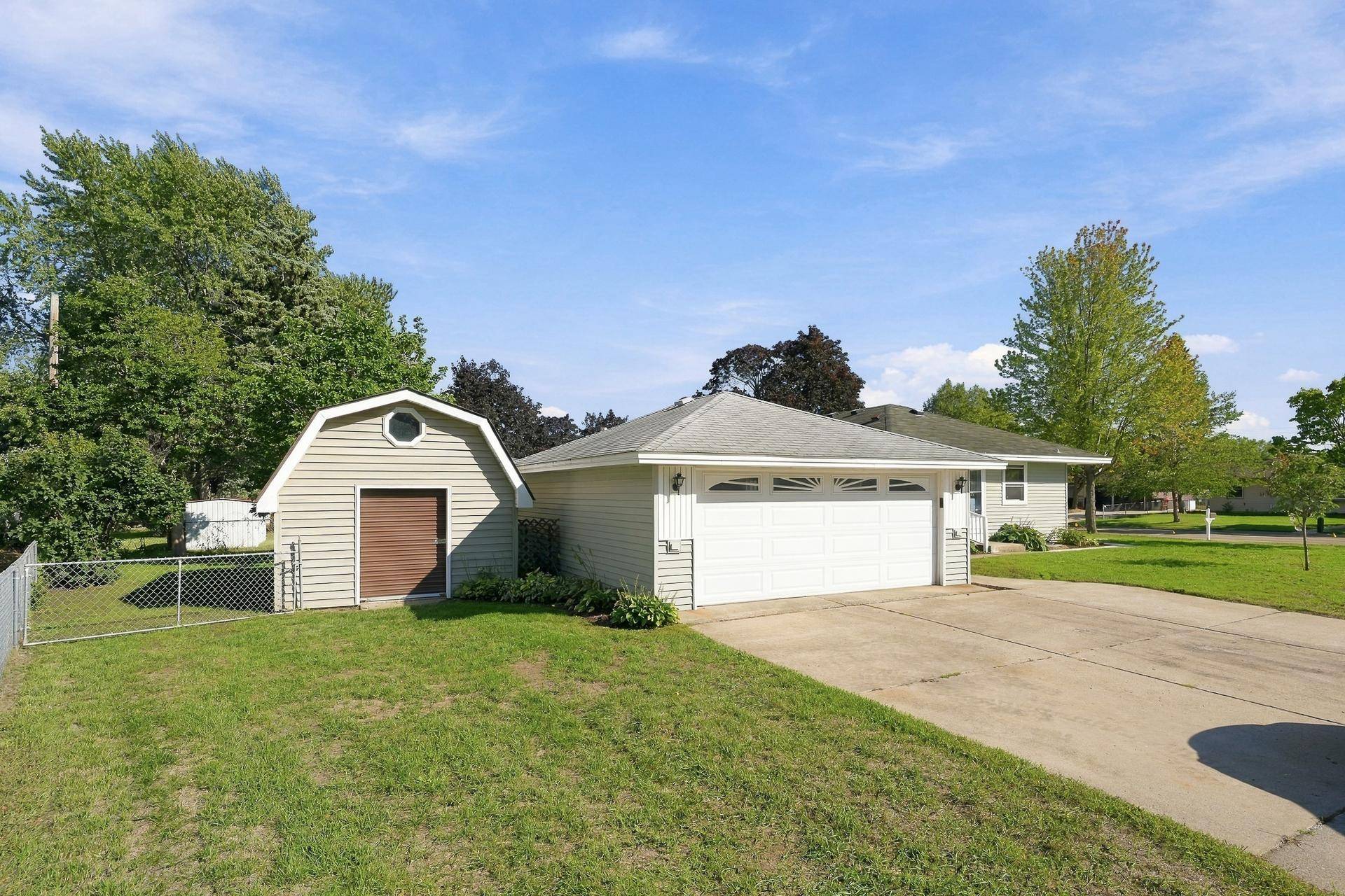 7016 90th ST S, Cottage Grove, MN 55016