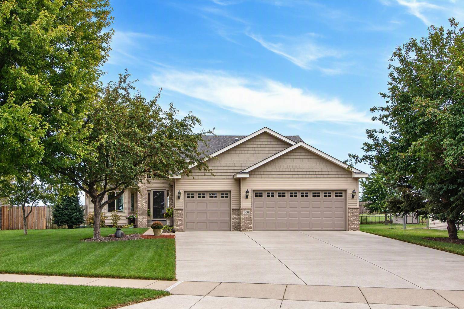 800 Harrison DR, Big Lake, MN 55309