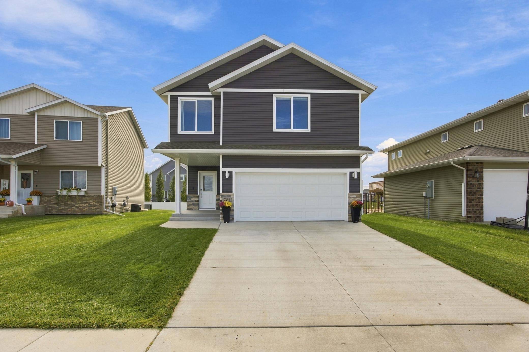 781 Albert DR W, West Fargo, ND 58078