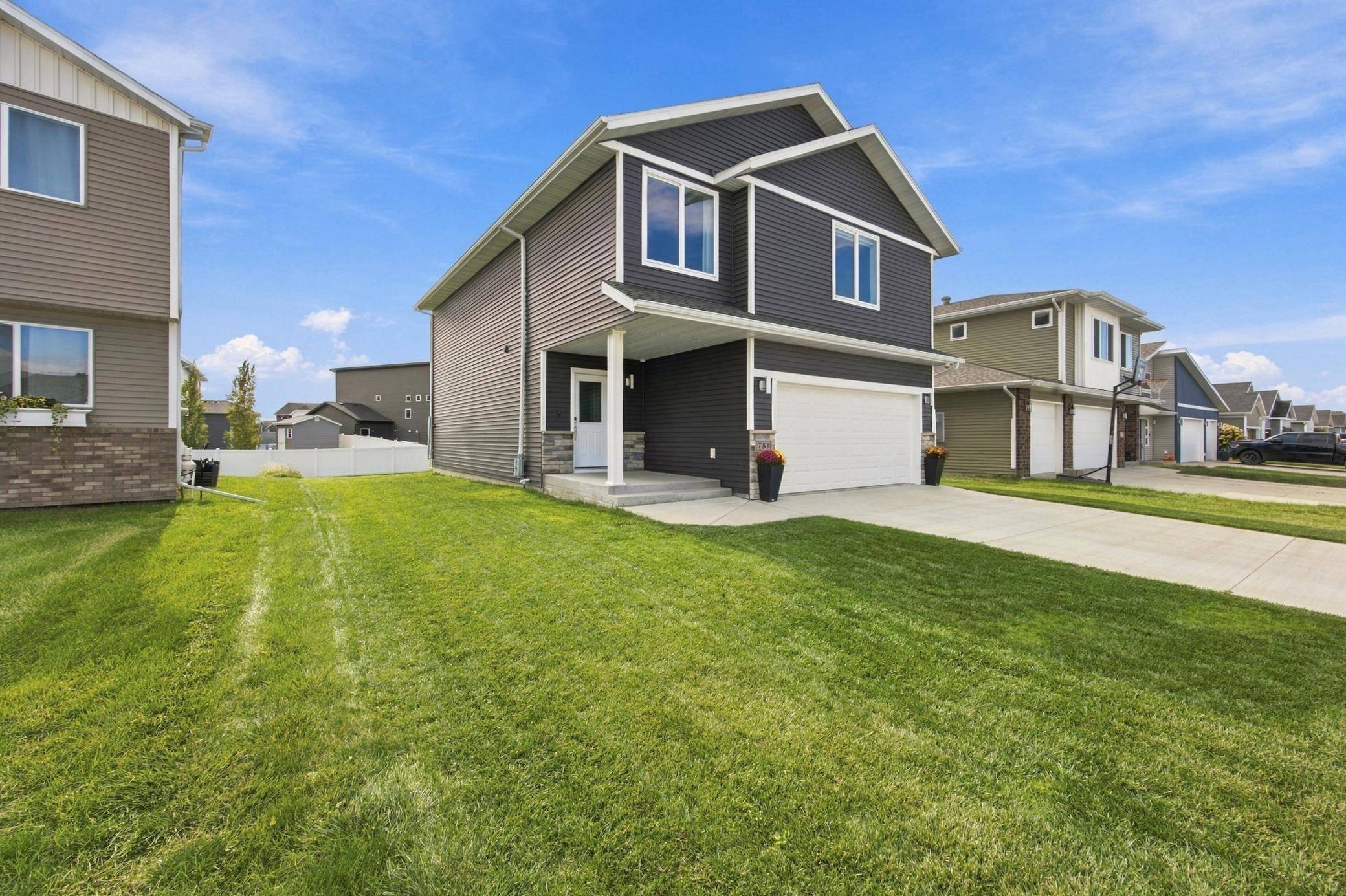 781 Albert DR W, West Fargo, ND 58078