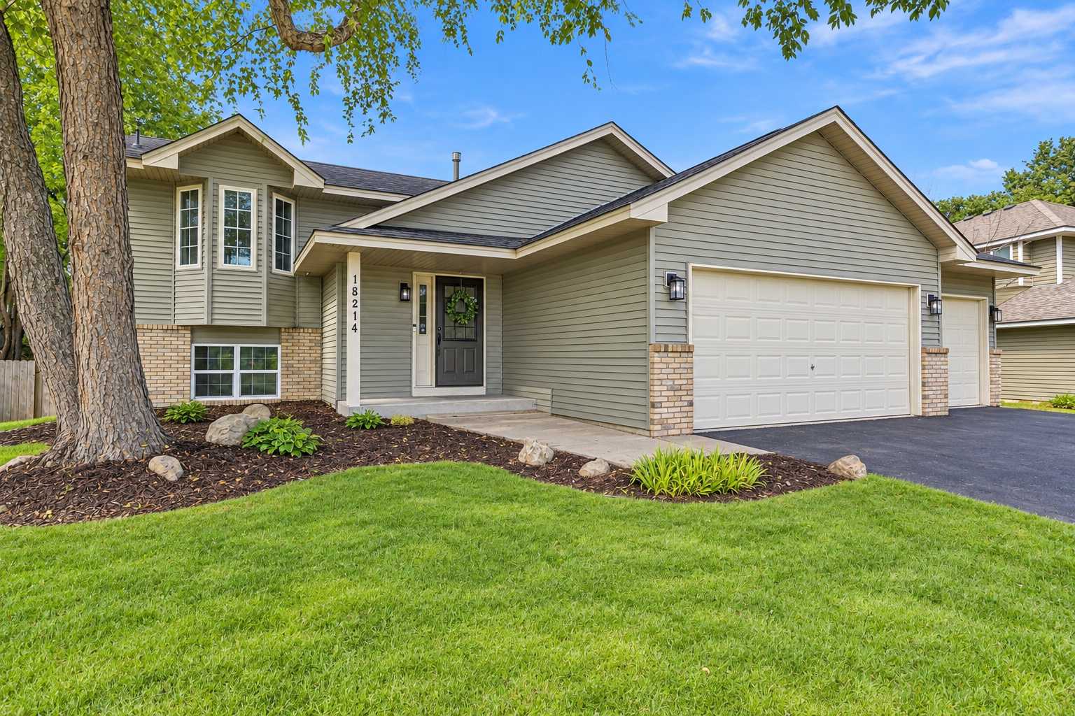 18214 Ironton ST NW, Elk River, MN 55330