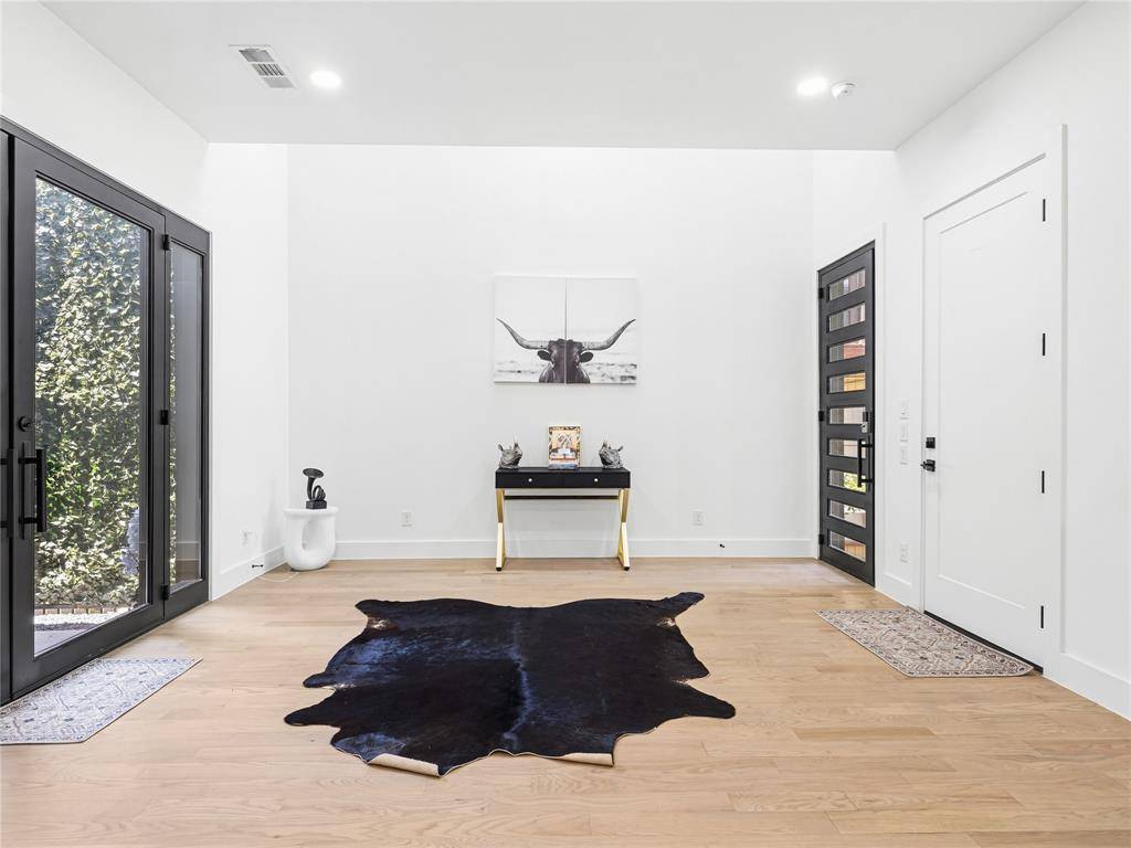1521 N Haskell Avenue, Dallas, TX 75204