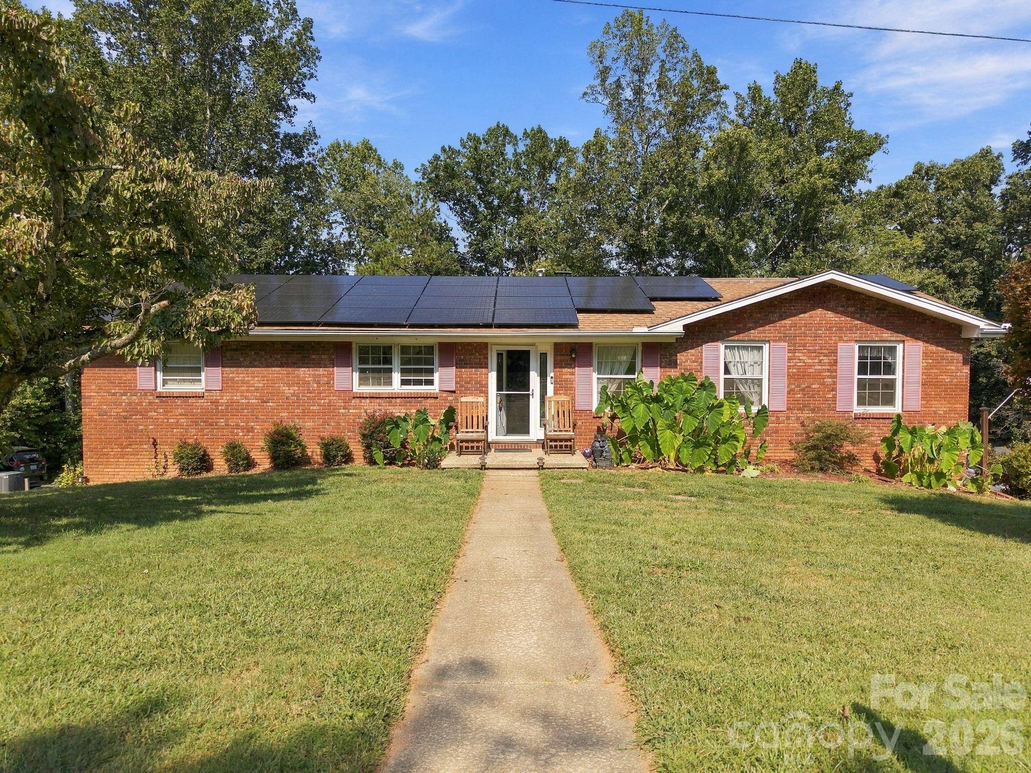7 Fieldcrest CIR, Asheville, NC 28806