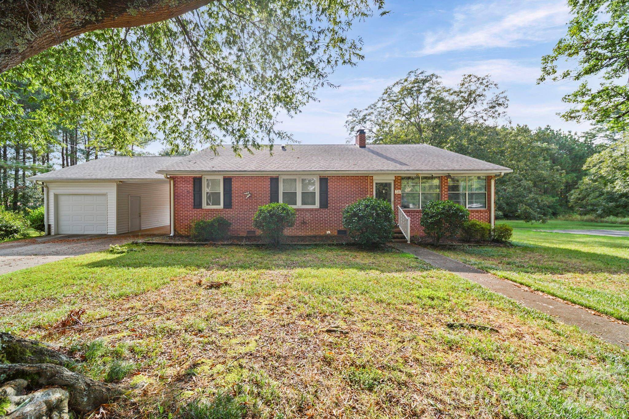 311 Old Nc 277 Loop RD, Dallas, NC 28034