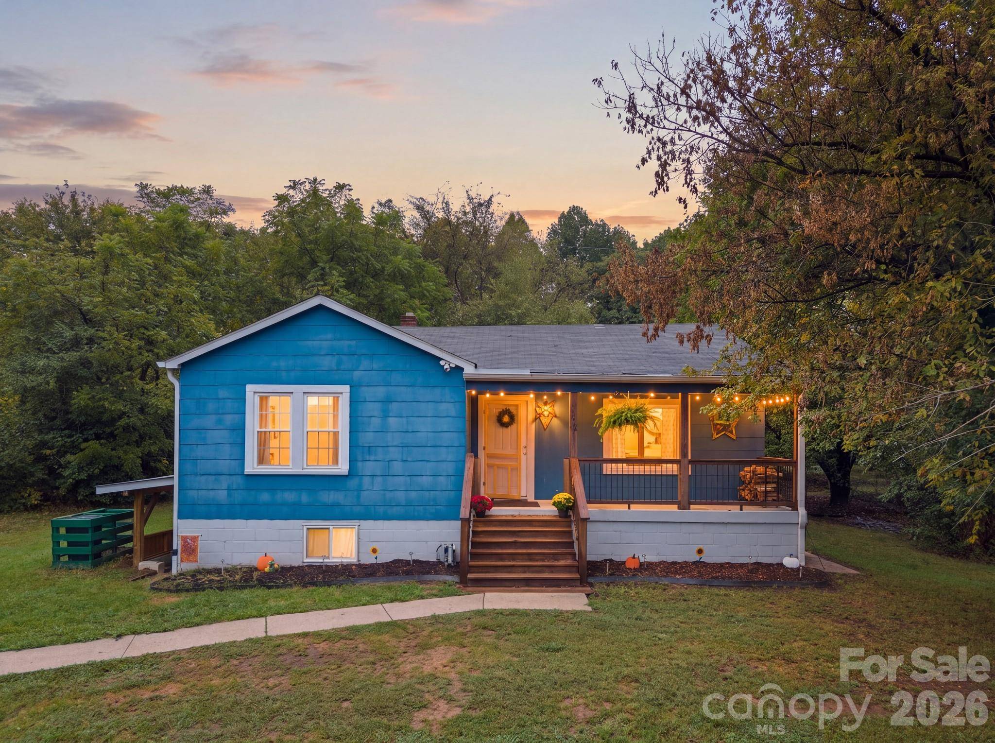 178 Collins DR, Clyde, NC 28721