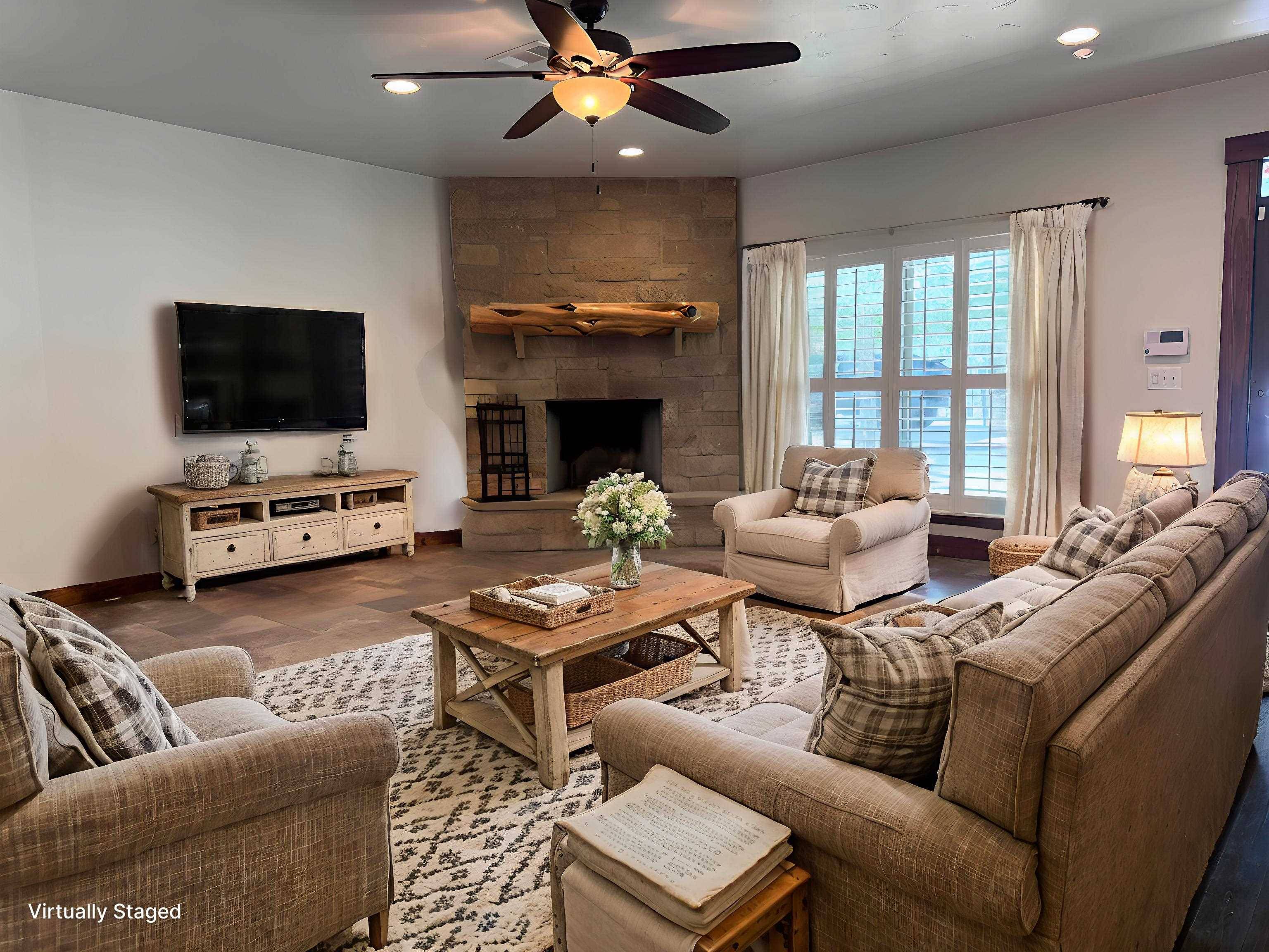1706 Link DR, Kingsland, TX 78639