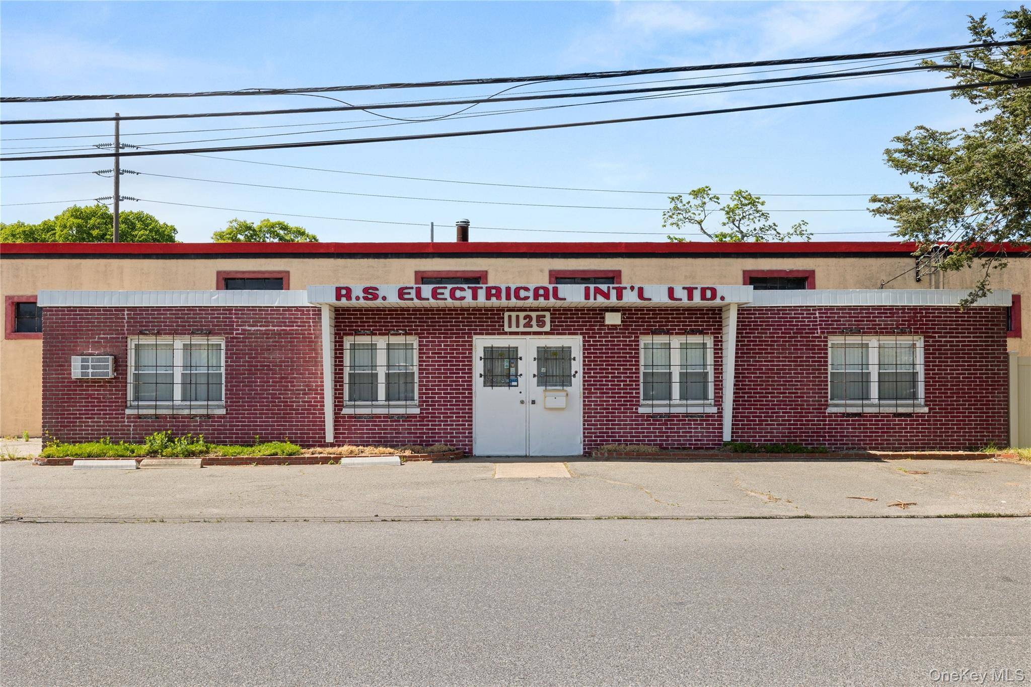1125 Prospect AVE, West Islip, NY 11795