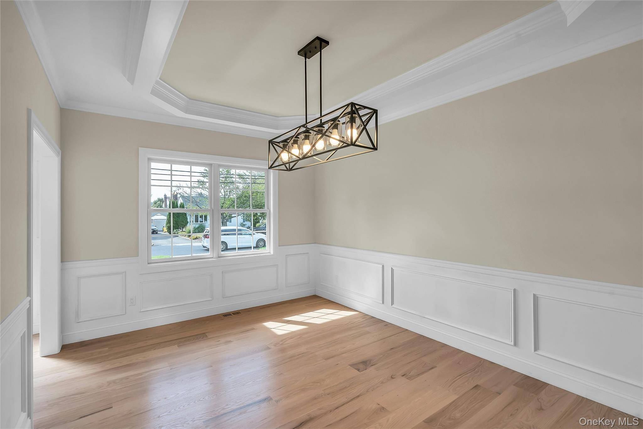52 Linden AVE, Bethpage, NY 11714
