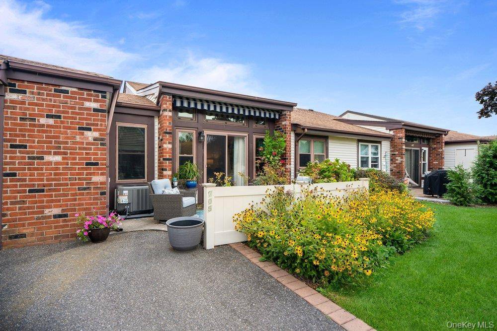 705 Alden CT, Saint James, NY 11780