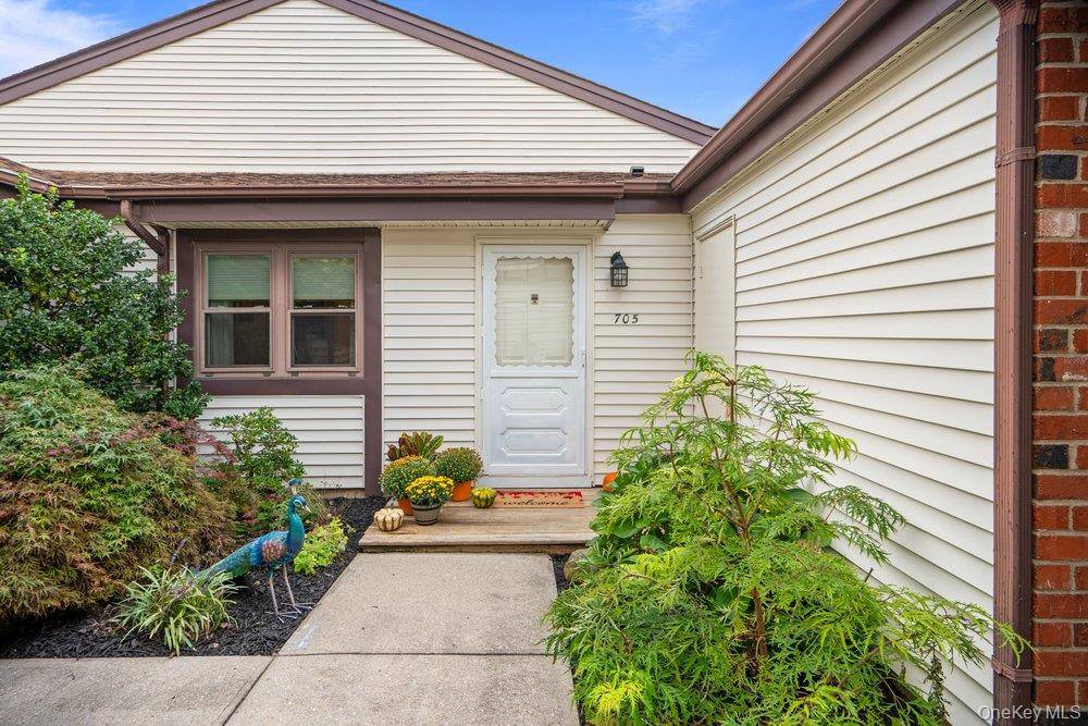 705 Alden CT, Saint James, NY 11780
