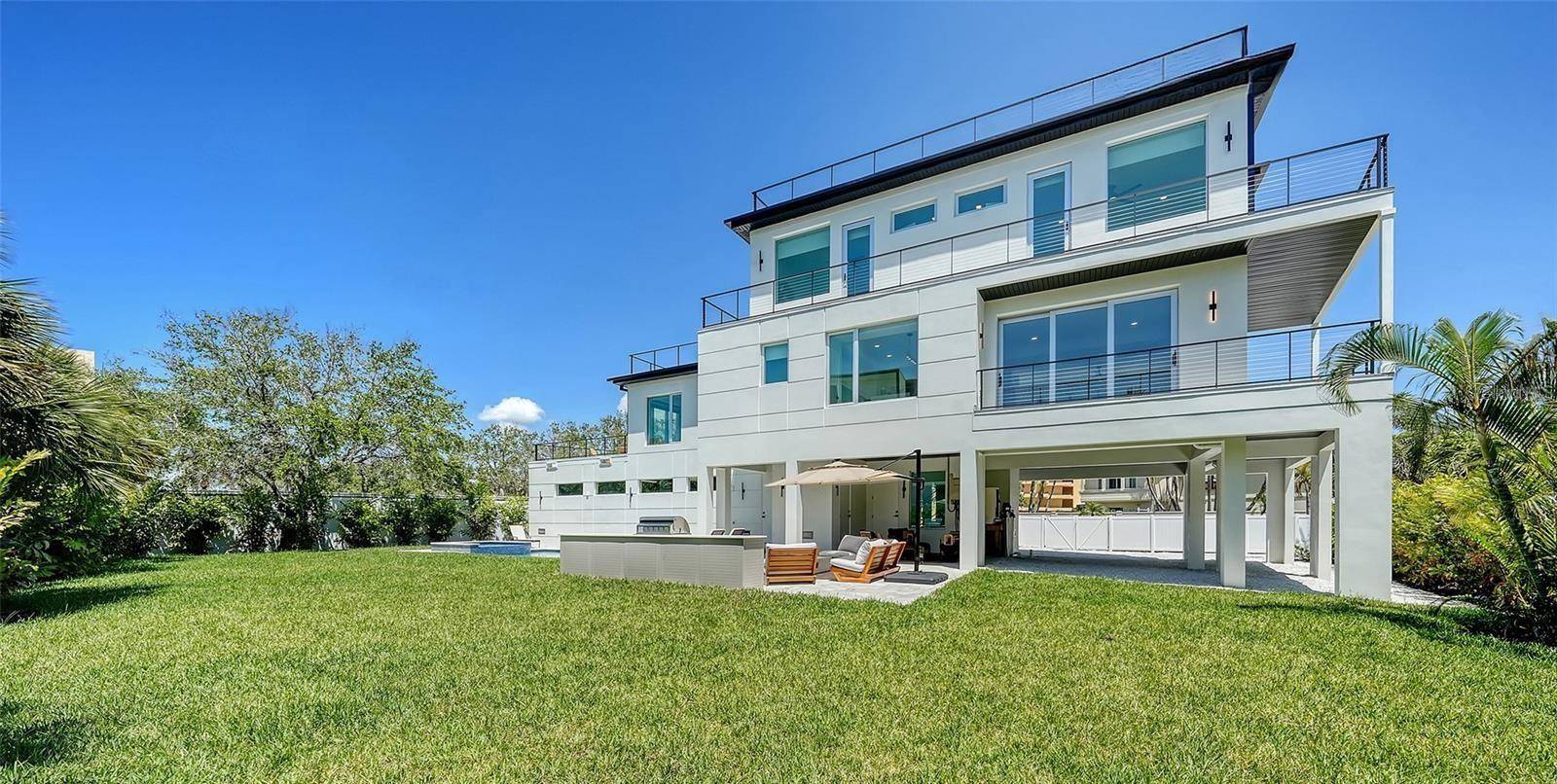 8800 MIDNIGHT PASS RD, Sarasota, FL 34242