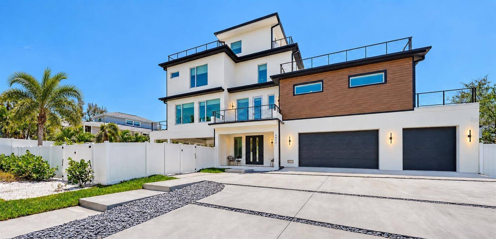 8800 MIDNIGHT PASS RD, Sarasota, FL 34242