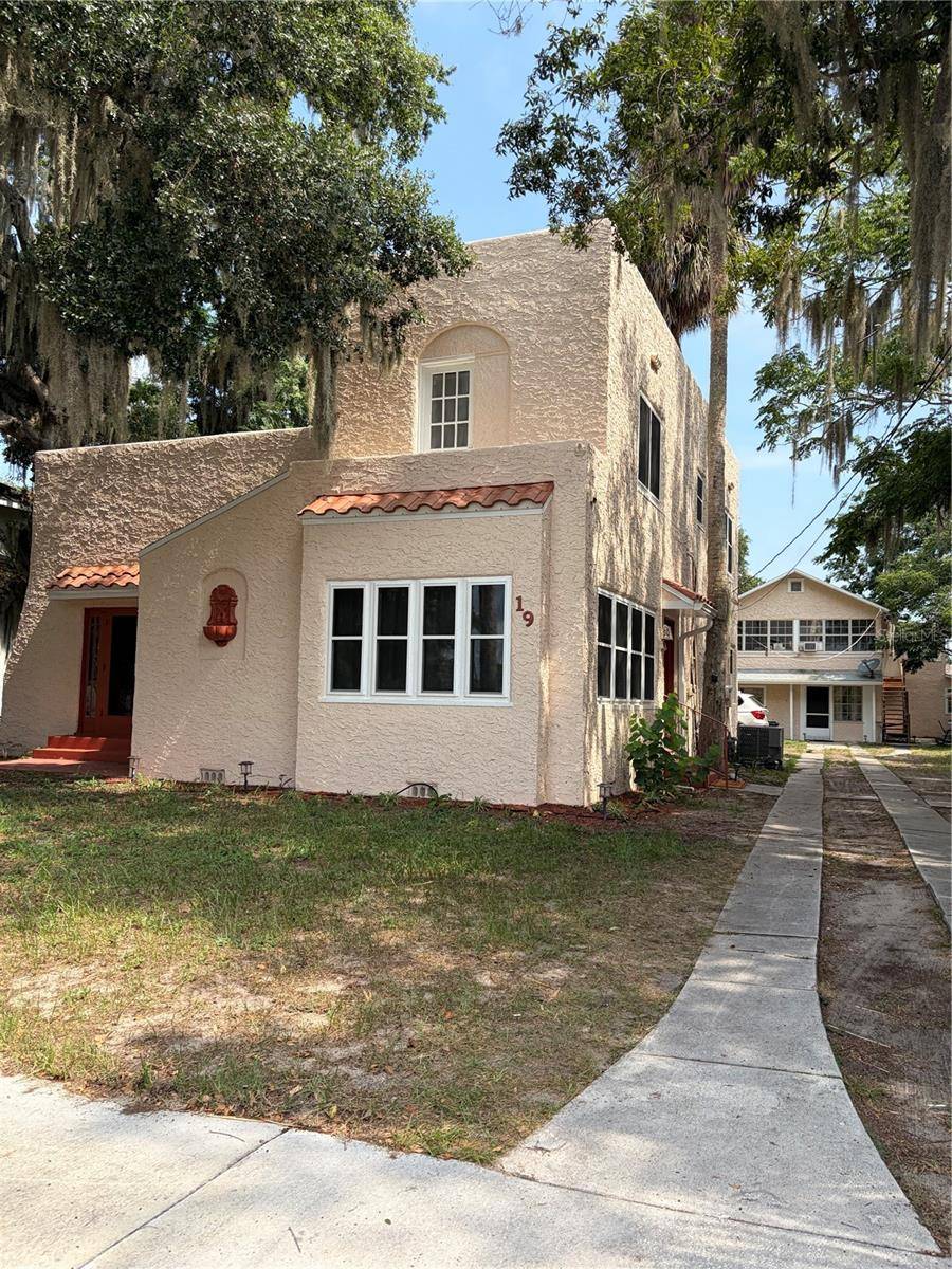 19 W PENDLETON AVE, Eustis, FL 32726