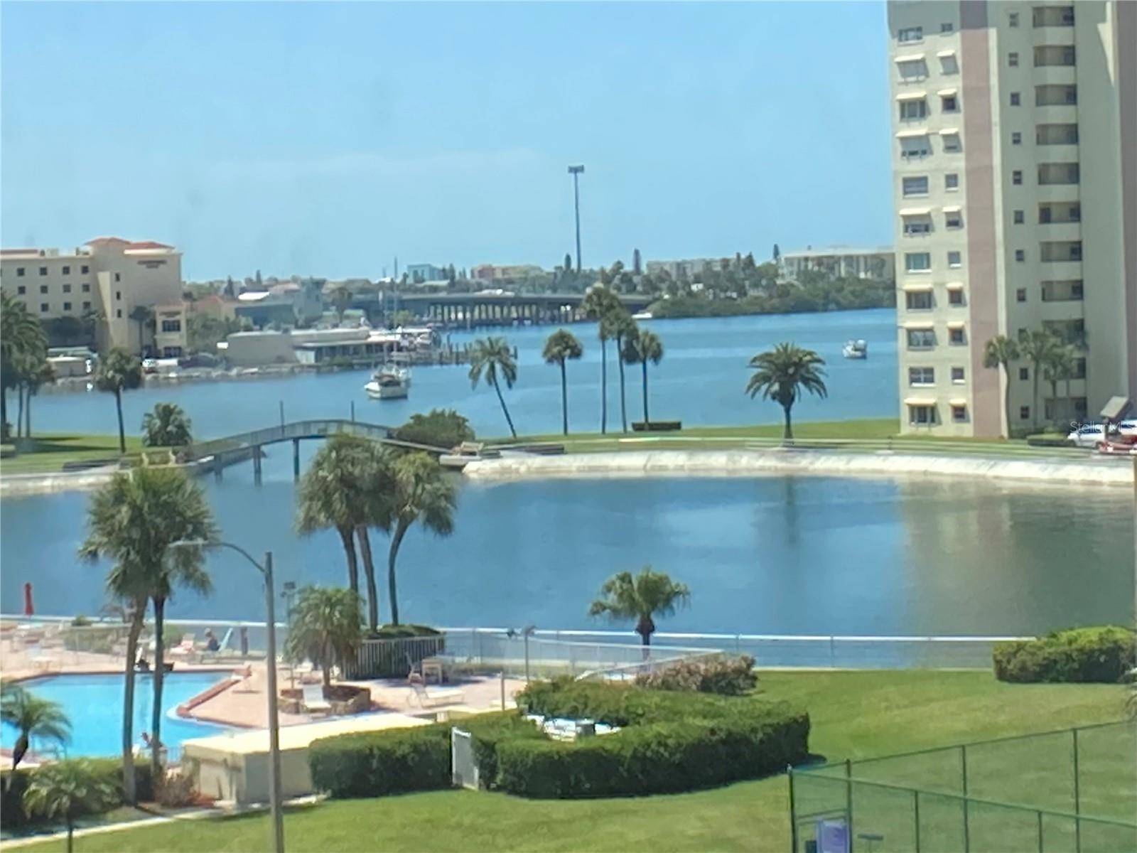4650 COVE CIR #UNIT 311, St Petersburg, FL 33708