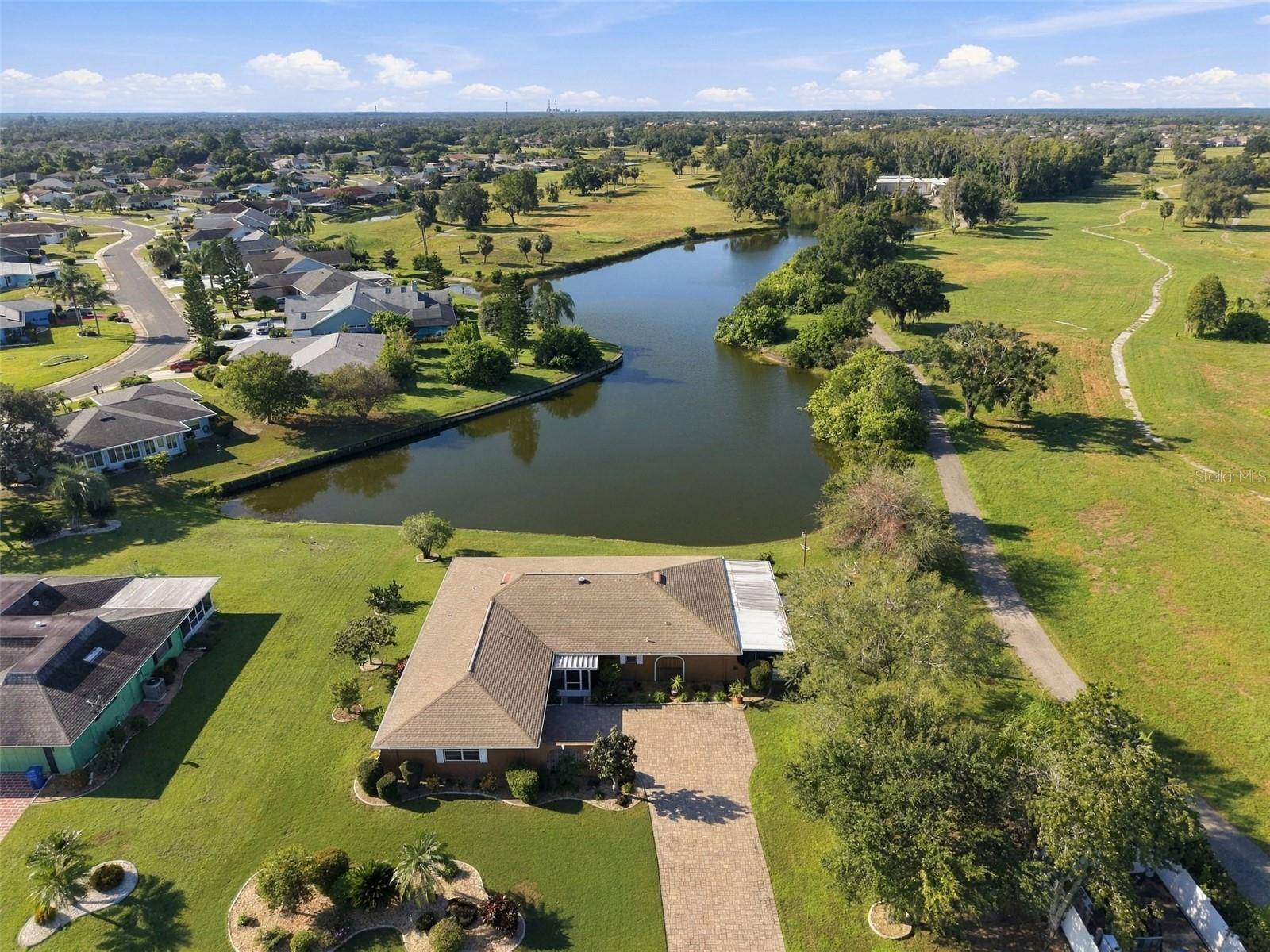 211 STONEHAM DR, Sun City Center, FL 33573