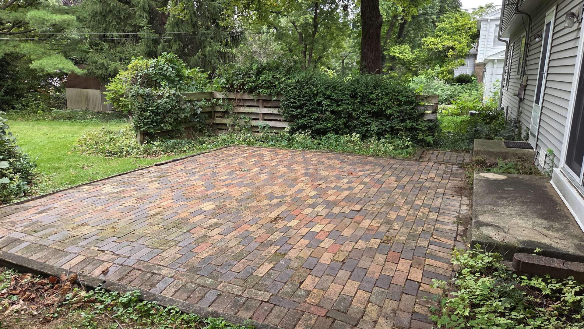 26W271 Parkway DR, Winfield, IL 60190