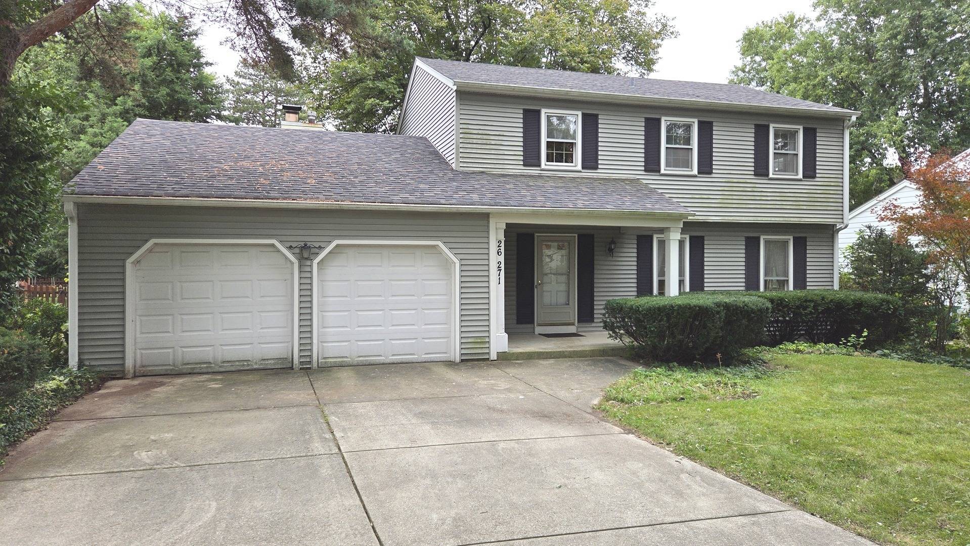 26W271 Parkway DR, Winfield, IL 60190
