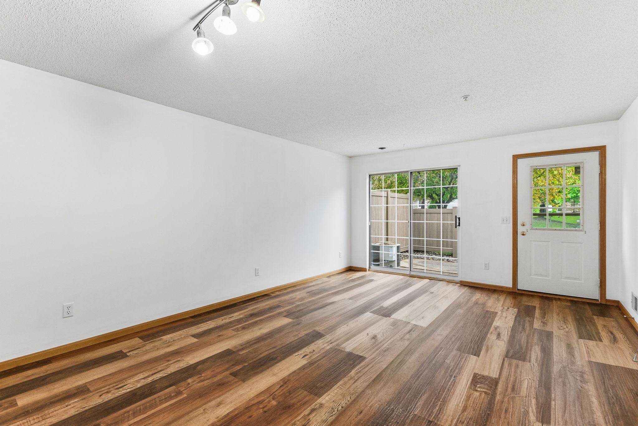 11256 Providence LN, Eden Prairie, MN 55344