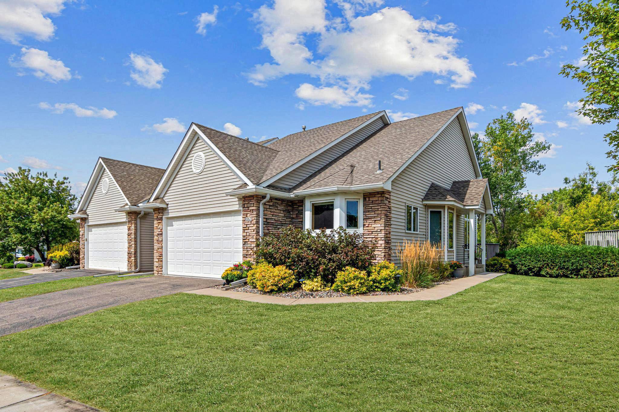 1067 Westcliff Curve, Shoreview, MN 55126