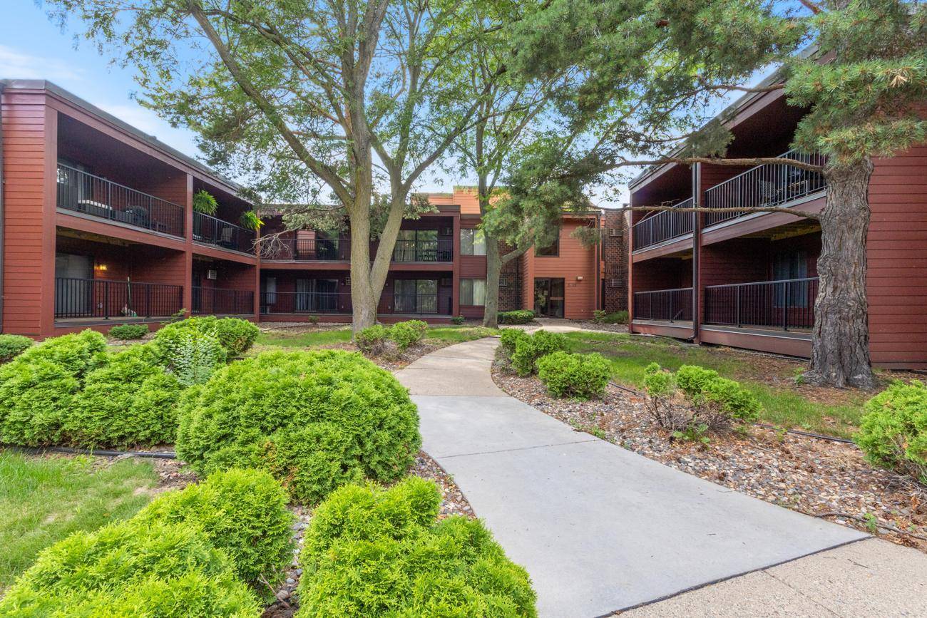 8025 Xerxes AVE S #112, Bloomington, MN 55431