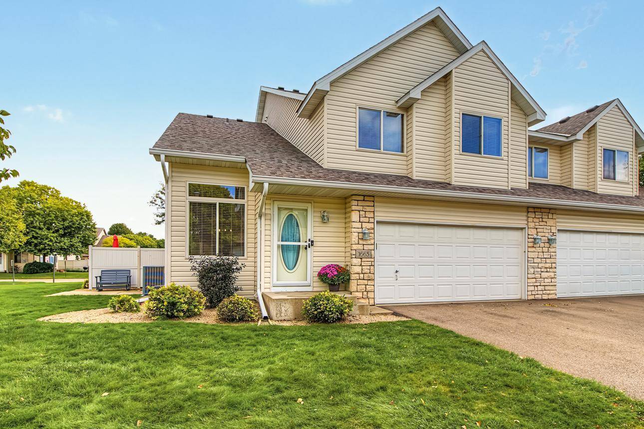 1665 Lexington LN, Shakopee, MN 55379